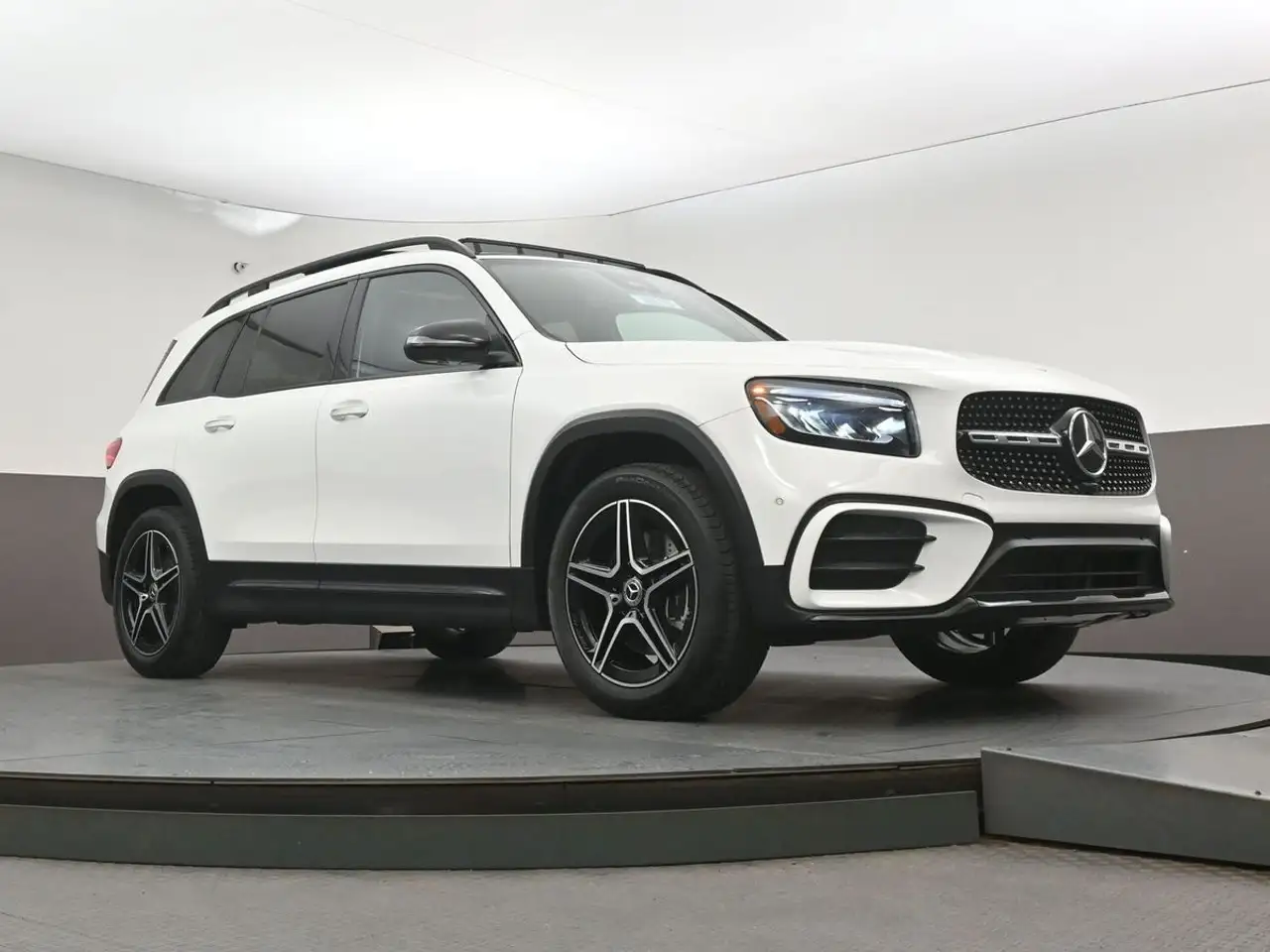 Mercedes-Benz GLB - Image 39