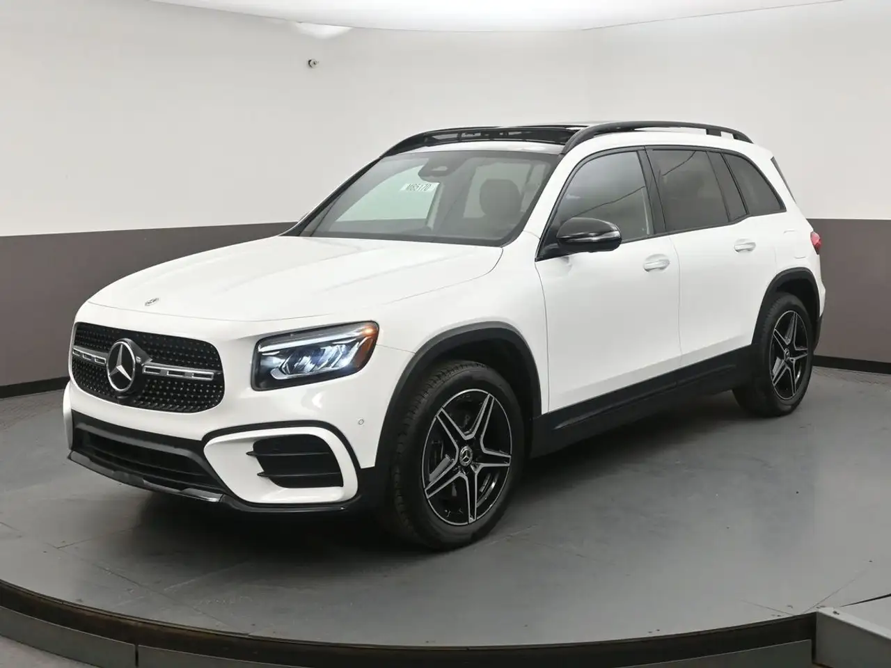 Mercedes-Benz GLB - Image 3