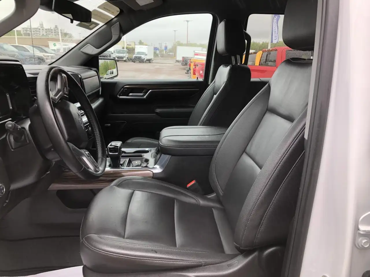 Chevrolet Silverado 1500 - Image 11
