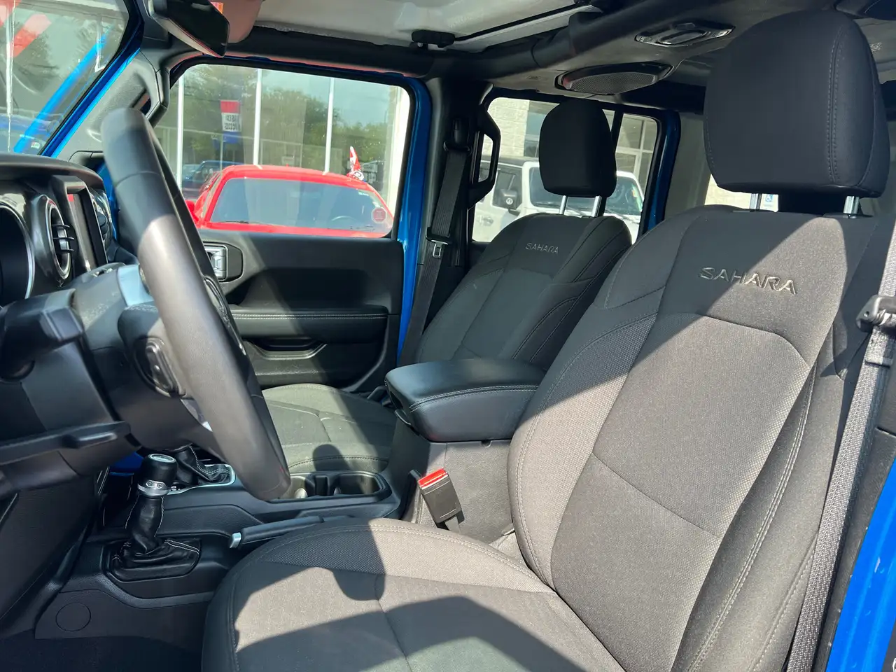 Jeep Wrangler - Image 14