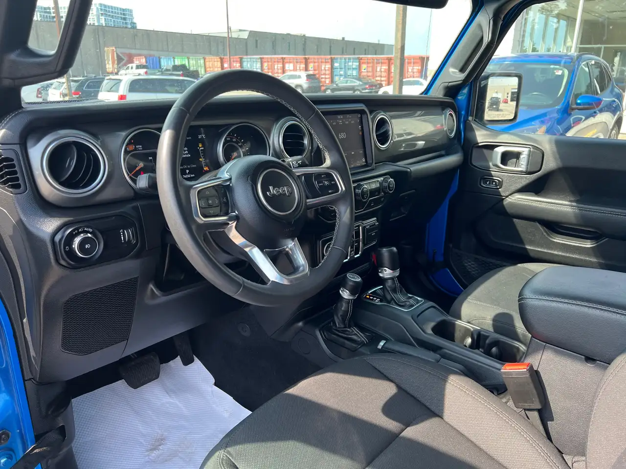 Jeep Wrangler - Image 13