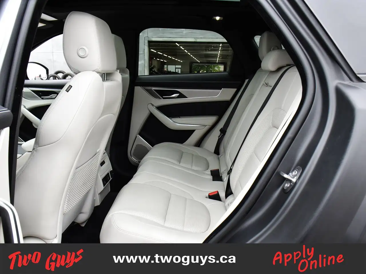 Jaguar F-Pace - Image 17