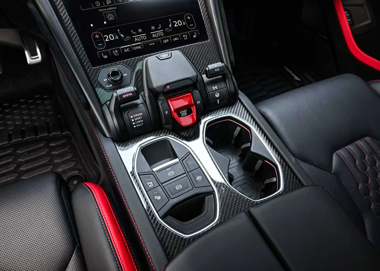 Lamborghini Urus - Image 20