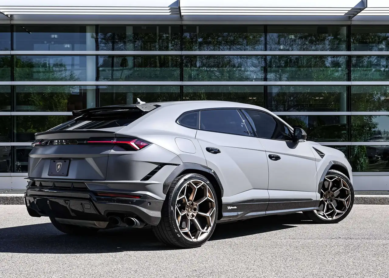 Lamborghini Urus - Image 3