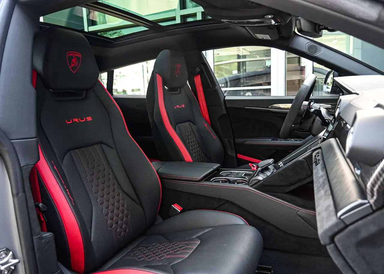 Lamborghini Urus - Image 29