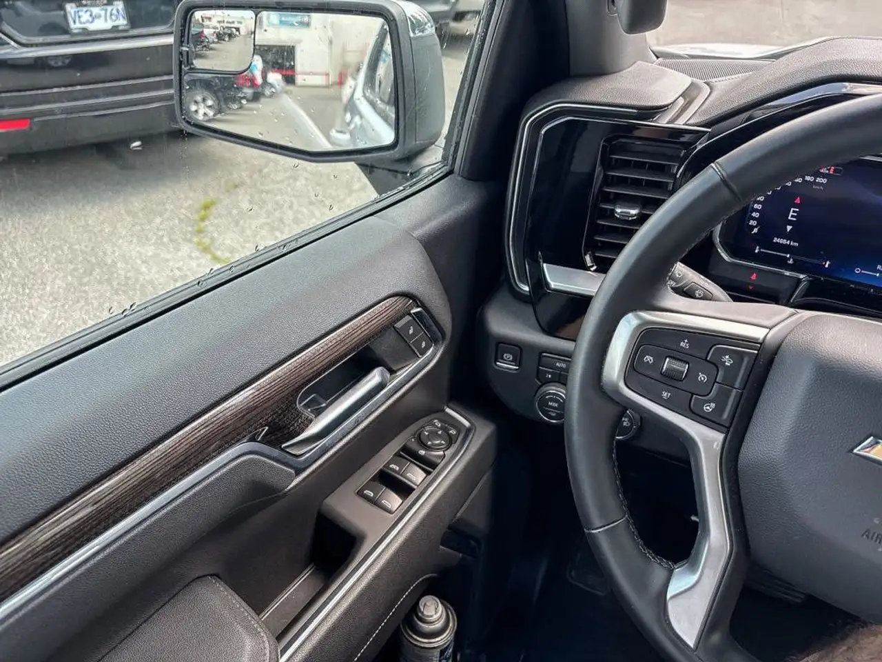 Chevrolet Silverado 1500 - Image 14