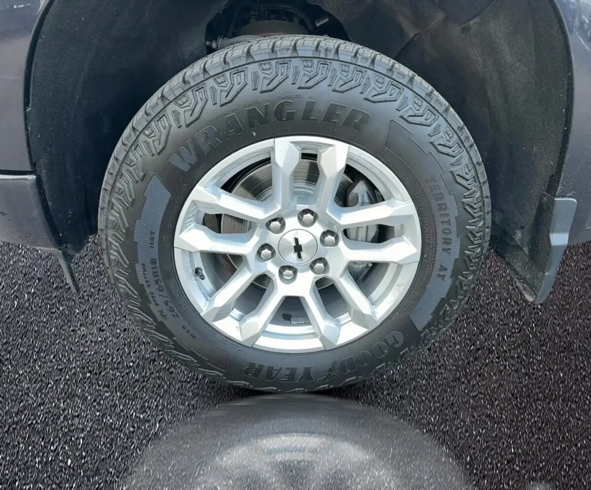 Chevrolet Silverado 1500 - Image 7