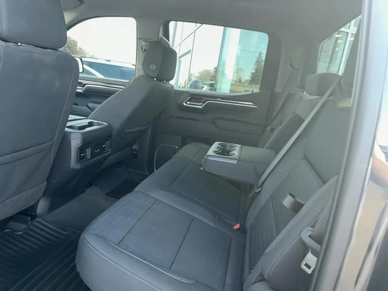 Chevrolet Silverado 1500 - Image 14