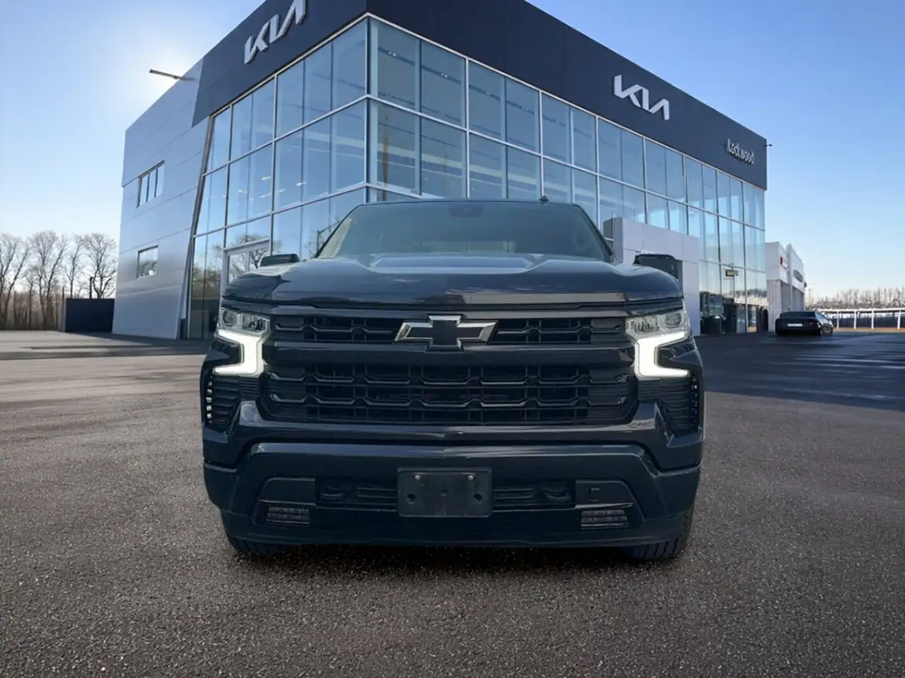 Chevrolet Silverado 1500 - Image 2