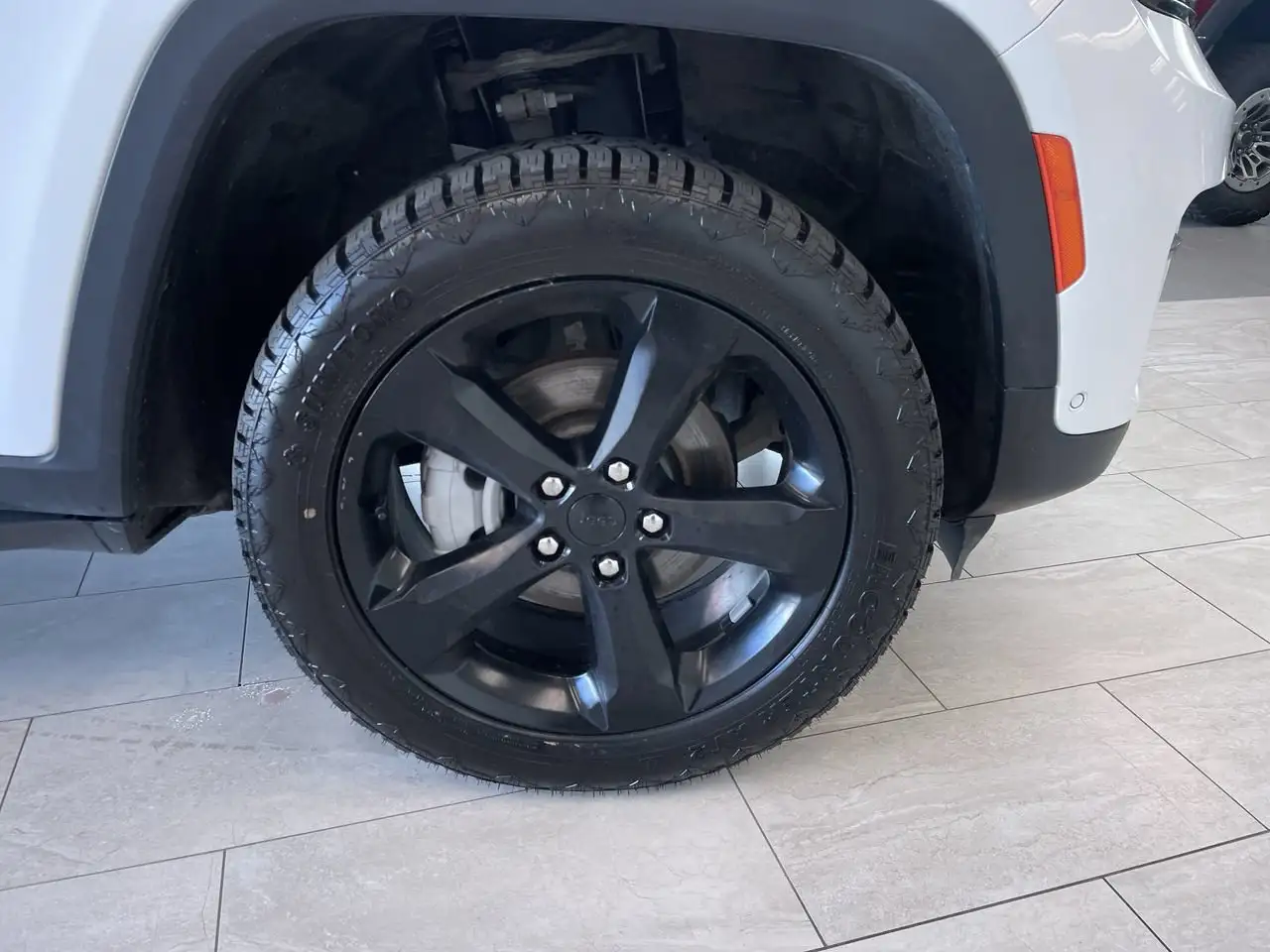 Jeep Grand Cherokee - Image 8