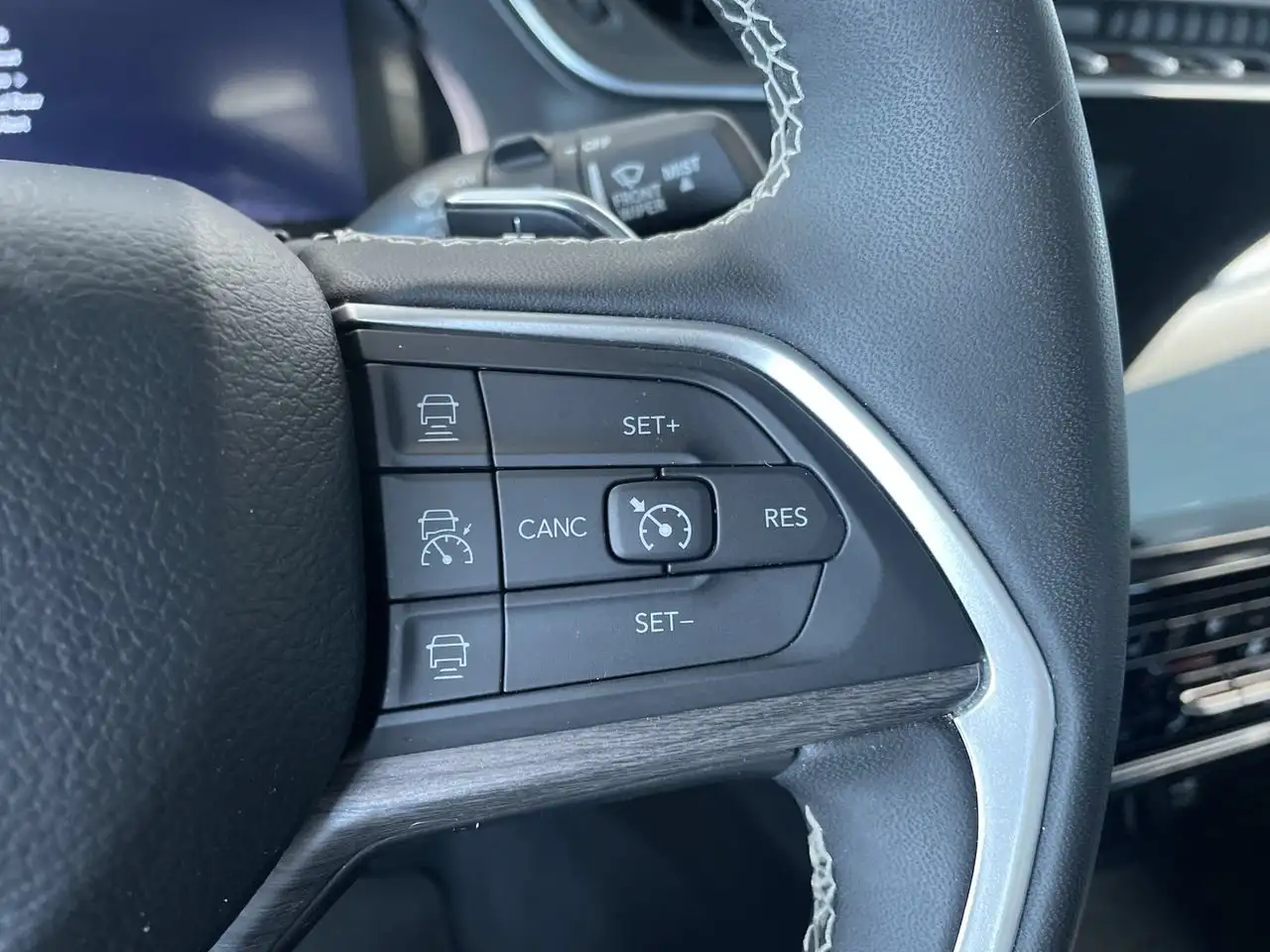 Jeep Grand Cherokee - Image 18