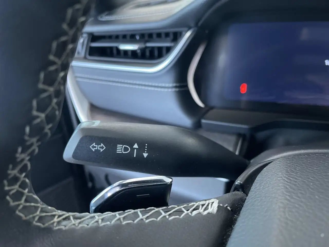 Jeep Grand Cherokee - Image 23