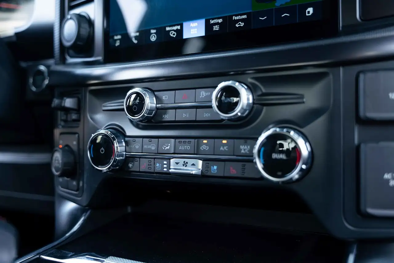 Ford F-150 - Image 18