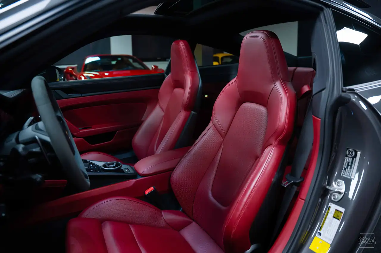 Porsche 911 - Image 16
