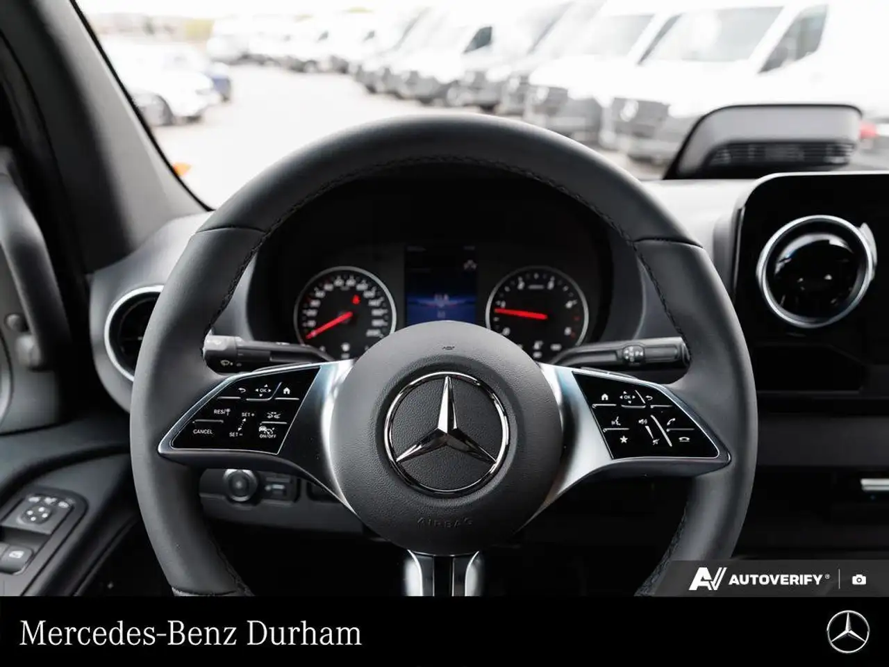Mercedes-Benz Sprinter - Image 14