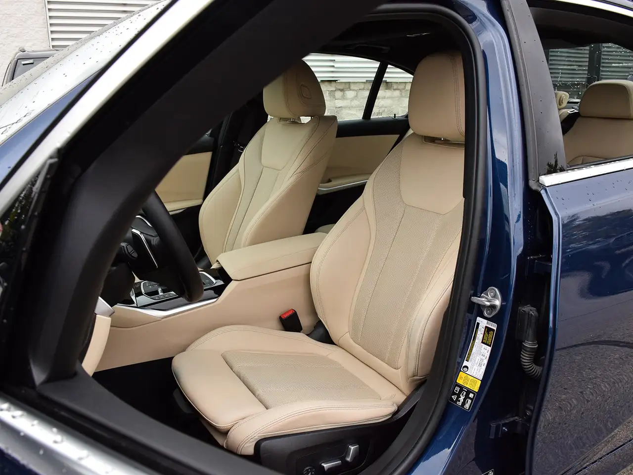 BMW 3 Series - Image 14