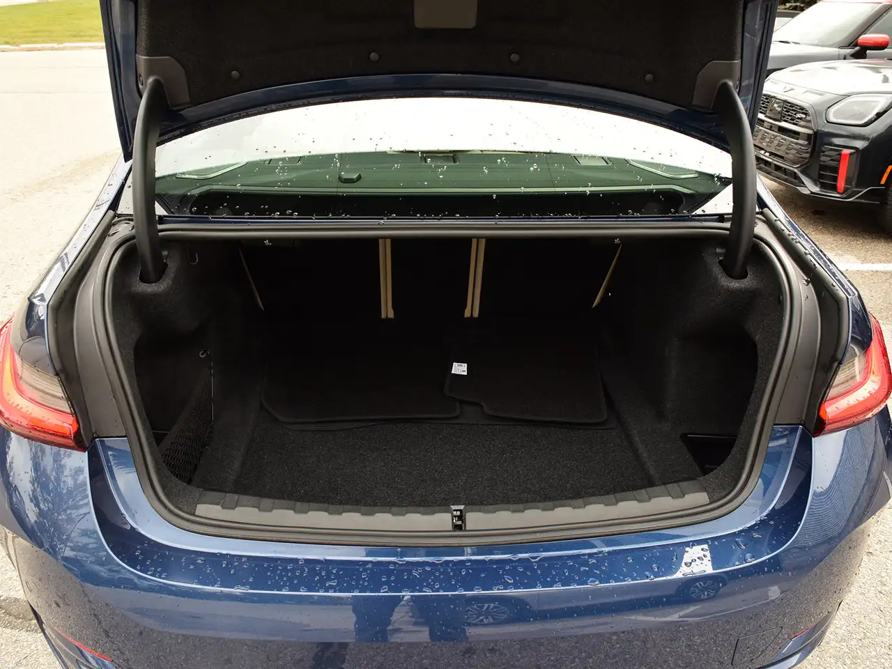 BMW 3 Series - Image 11