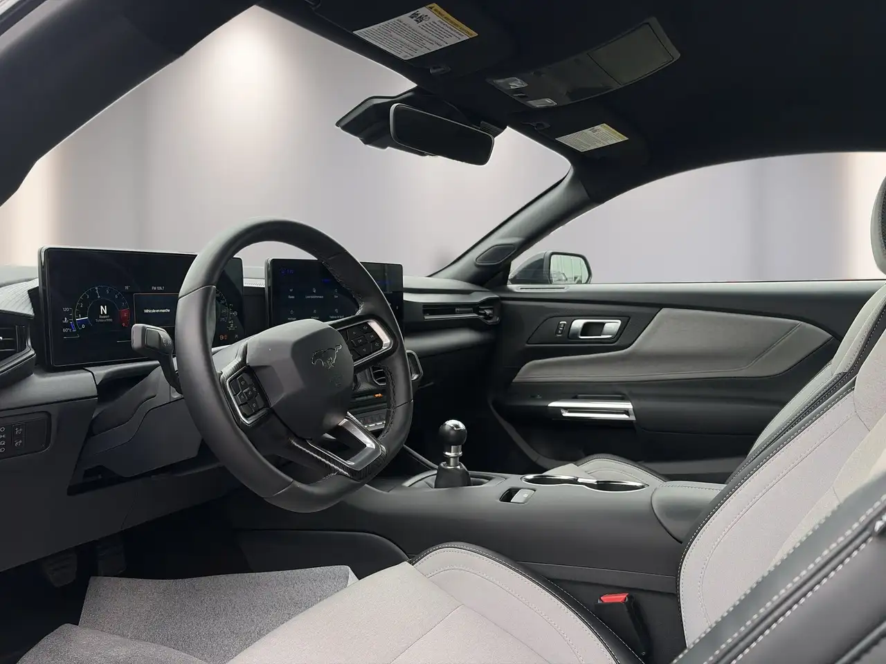 Ford Mustang - Image 6