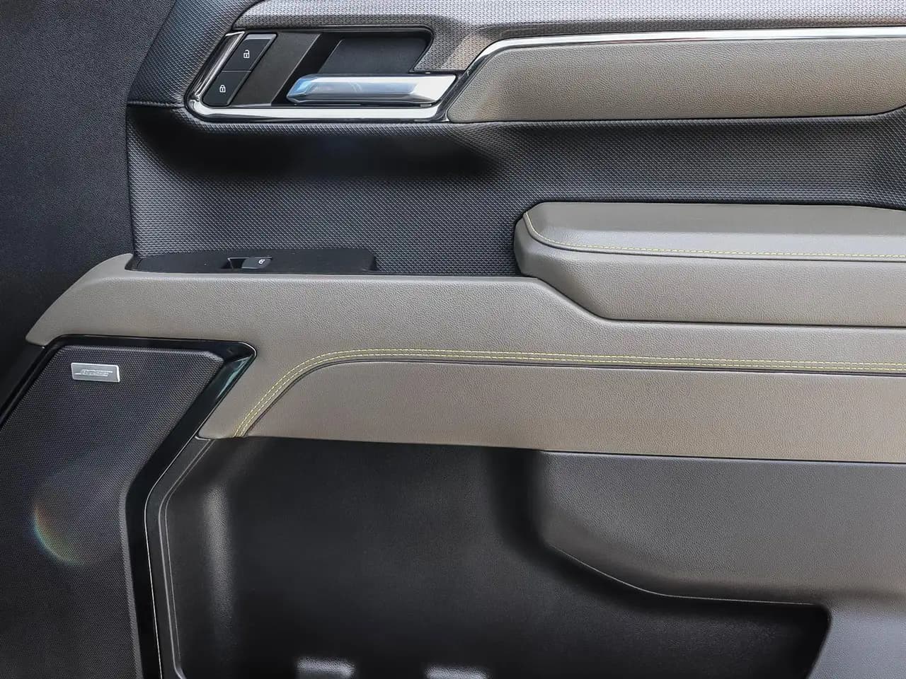 Chevrolet Silverado 1500 - Image 19