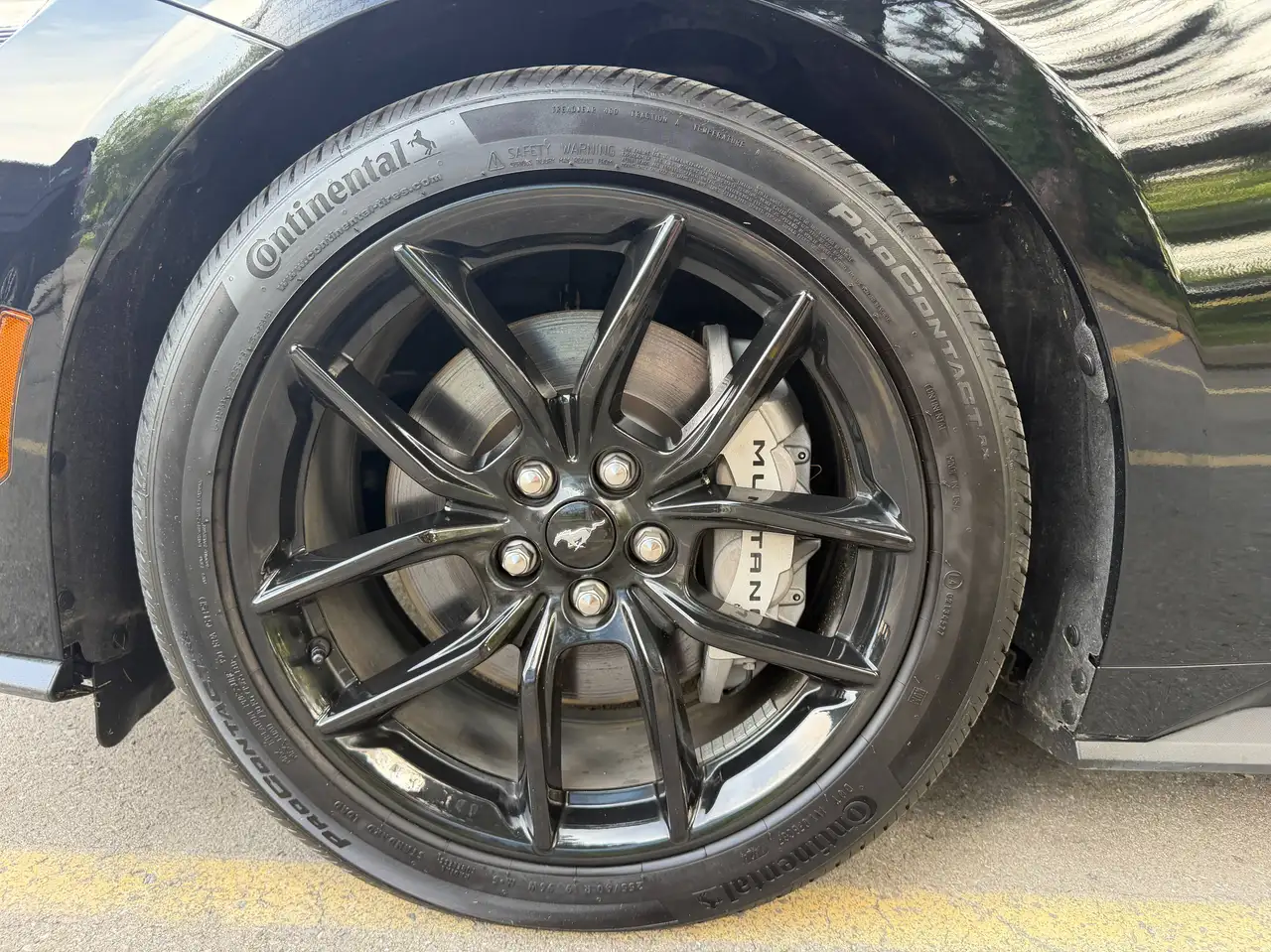 Ford Mustang - Image 11
