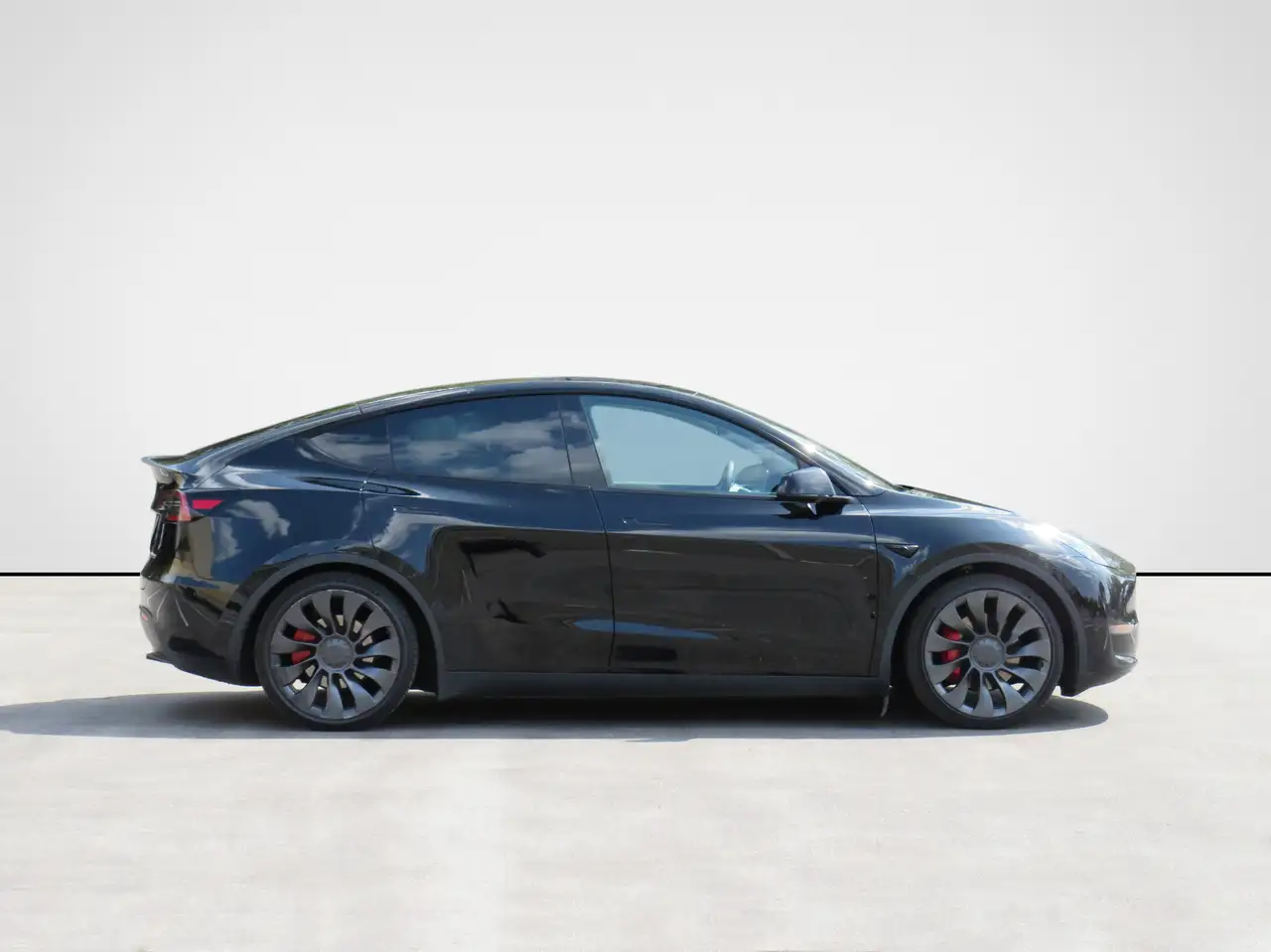 Tesla Model Y - Image 5