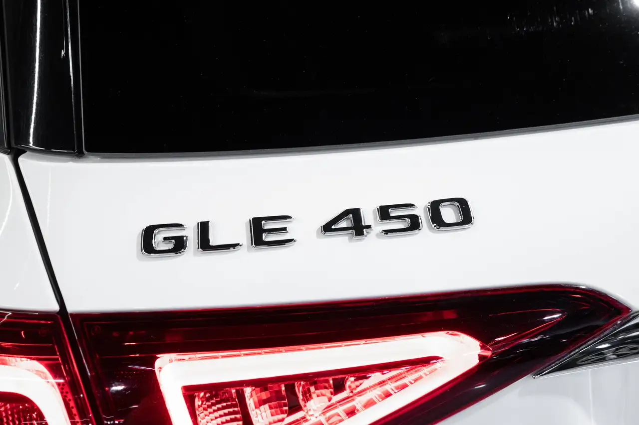 Mercedes-Benz GLE - Image 27