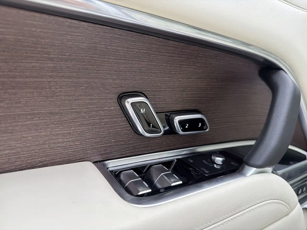 Land Rover Range Rover - Image 9