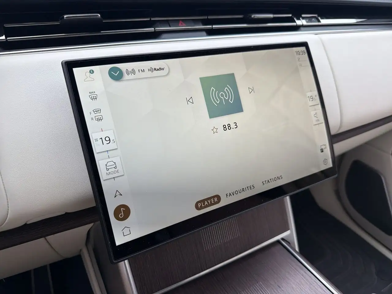 Land Rover Range Rover - Image 13