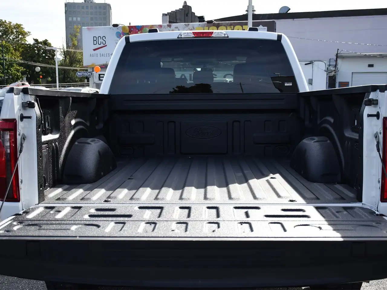 Ford F-150 - Image 24