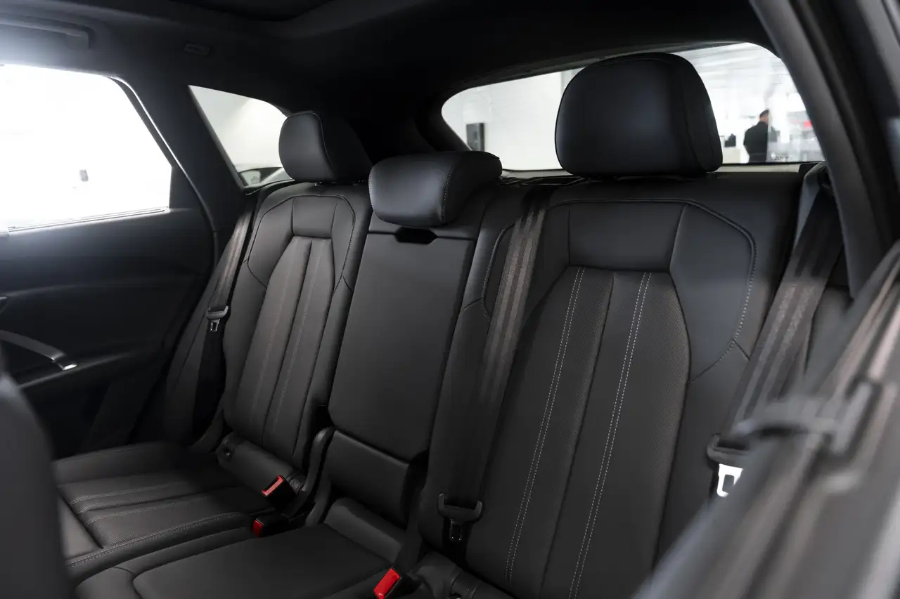 Audi Q5 - Image 12