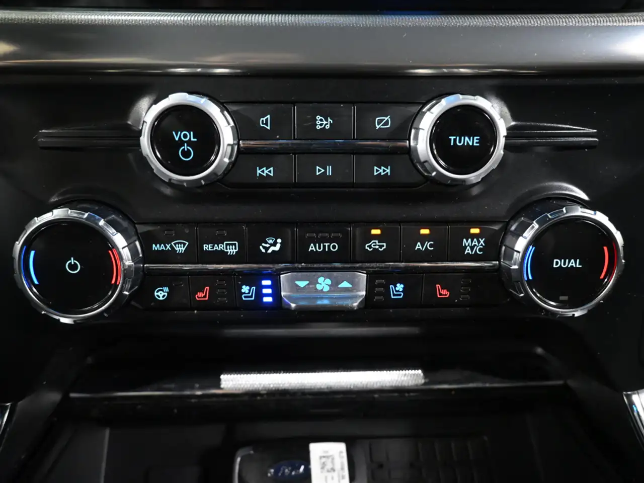 Ford F-150 - Image 22