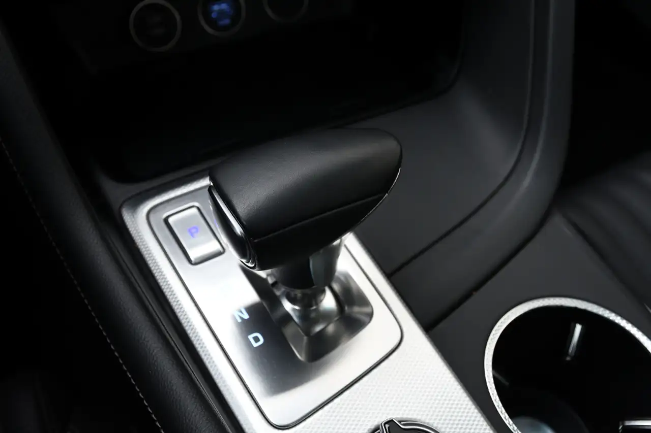 Genesis G70 - Image 25