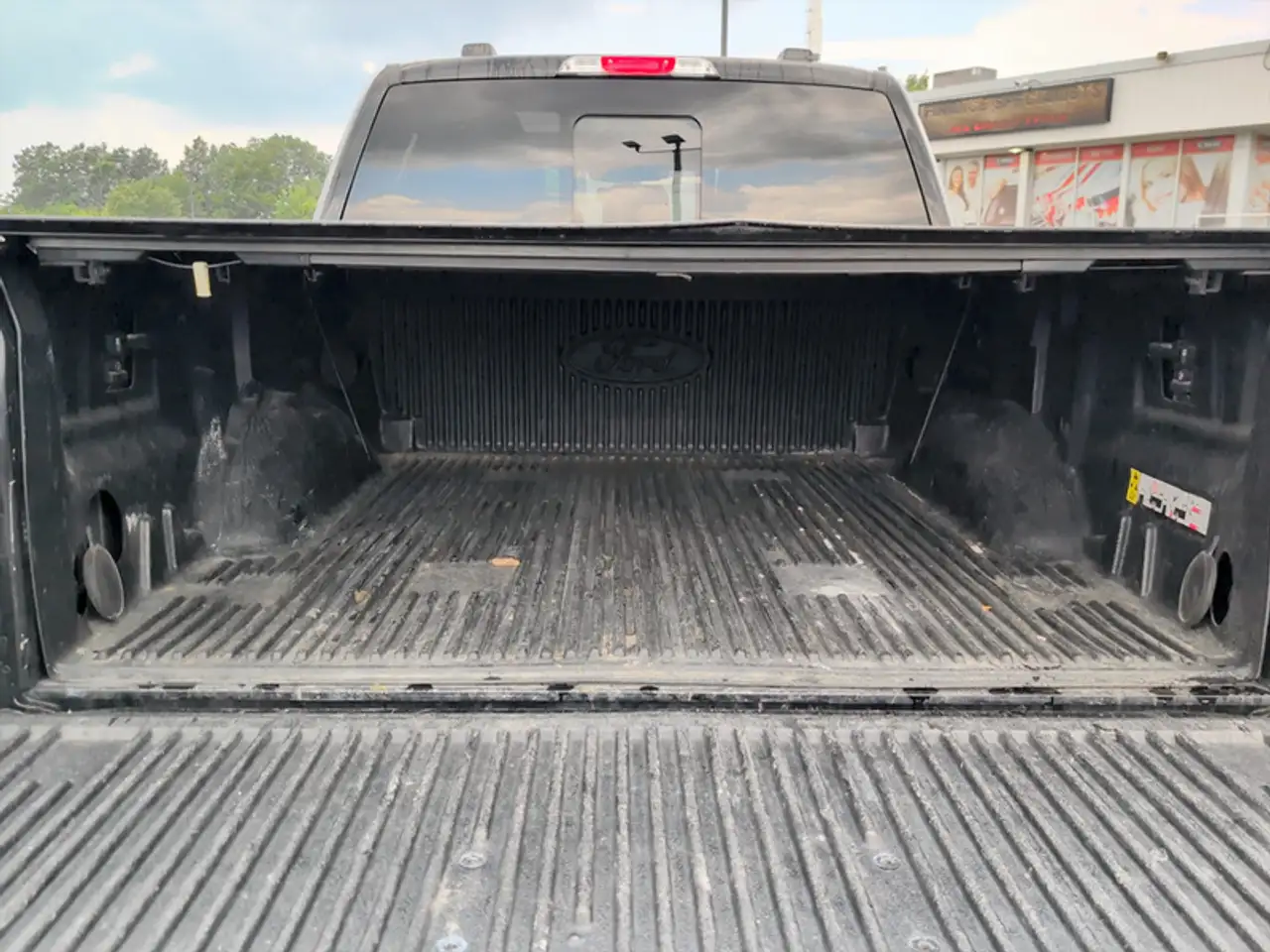 Ford F-150 - Image 11