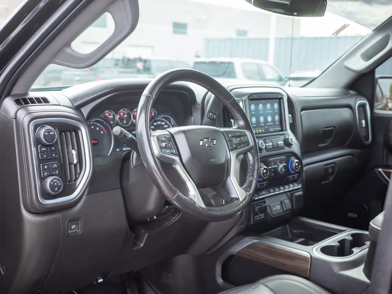 Chevrolet Silverado 1500 - Image 27
