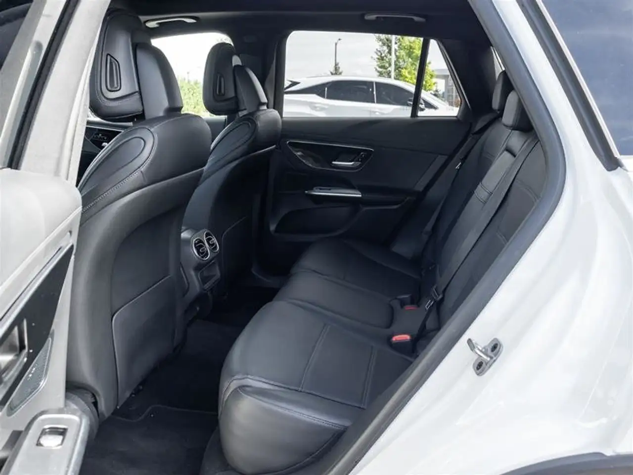Mercedes-Benz GLC - Image 28