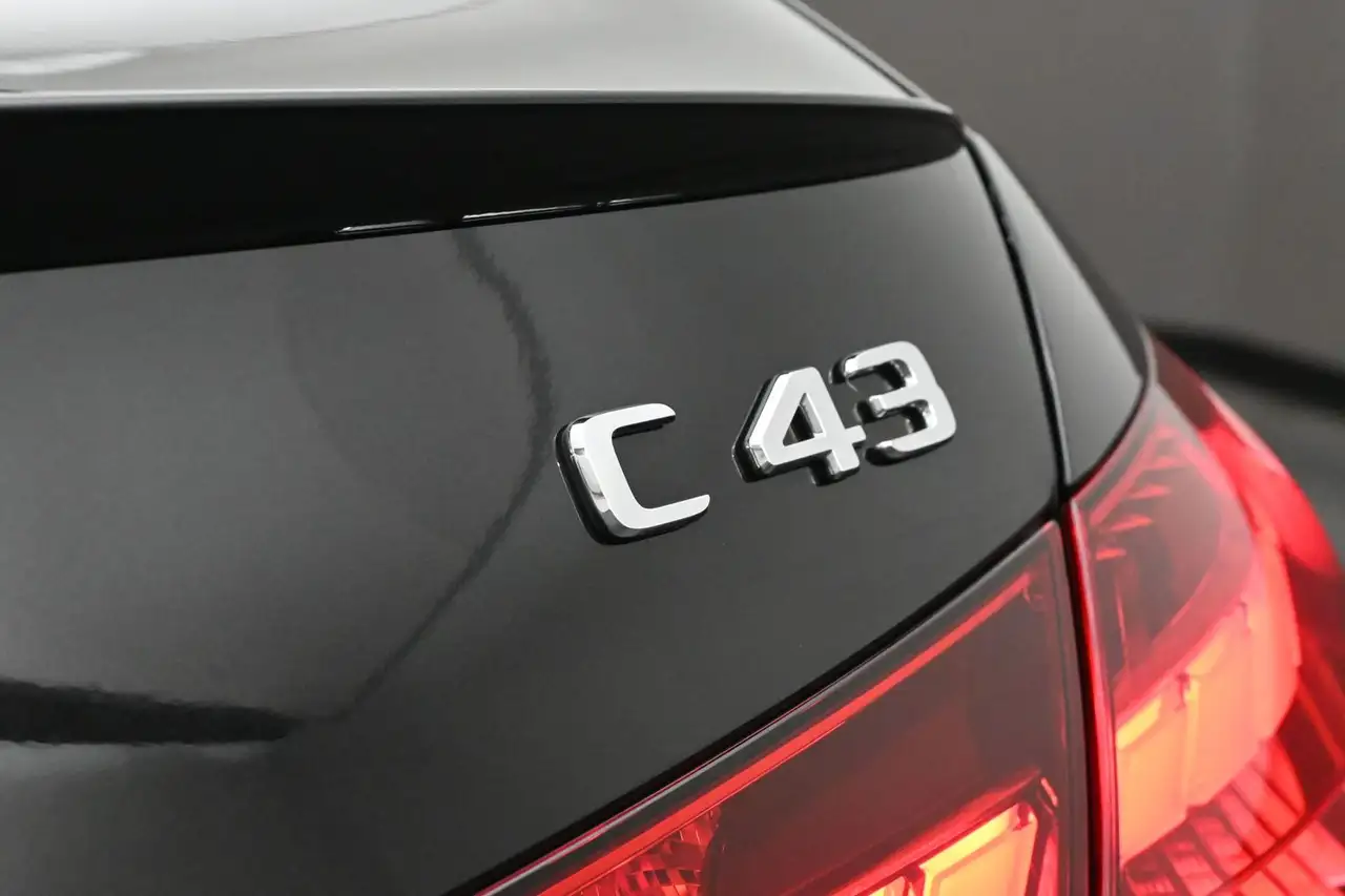 Mercedes-Benz C-Class - Image 28