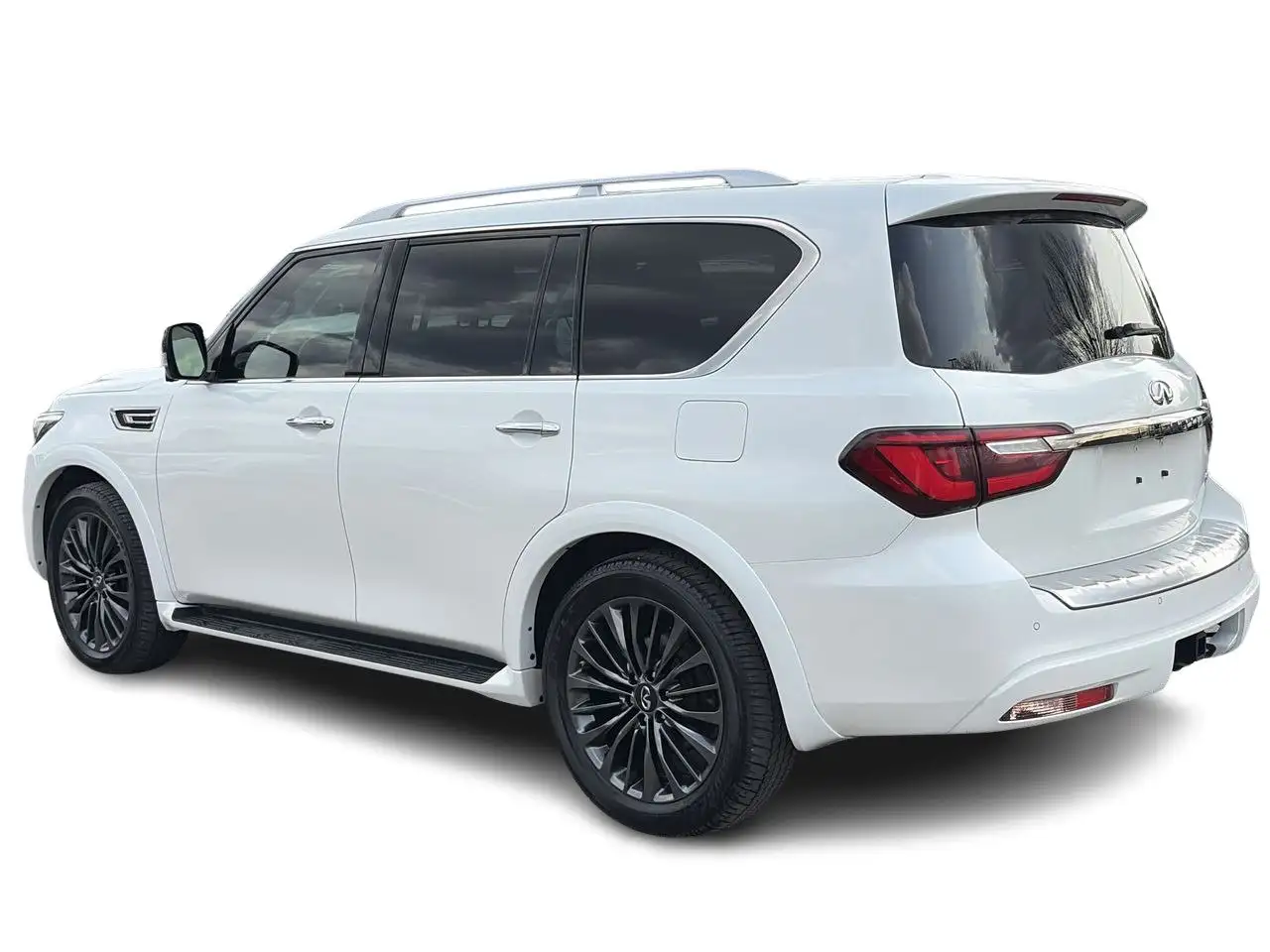 Infiniti QX80 - Image 10