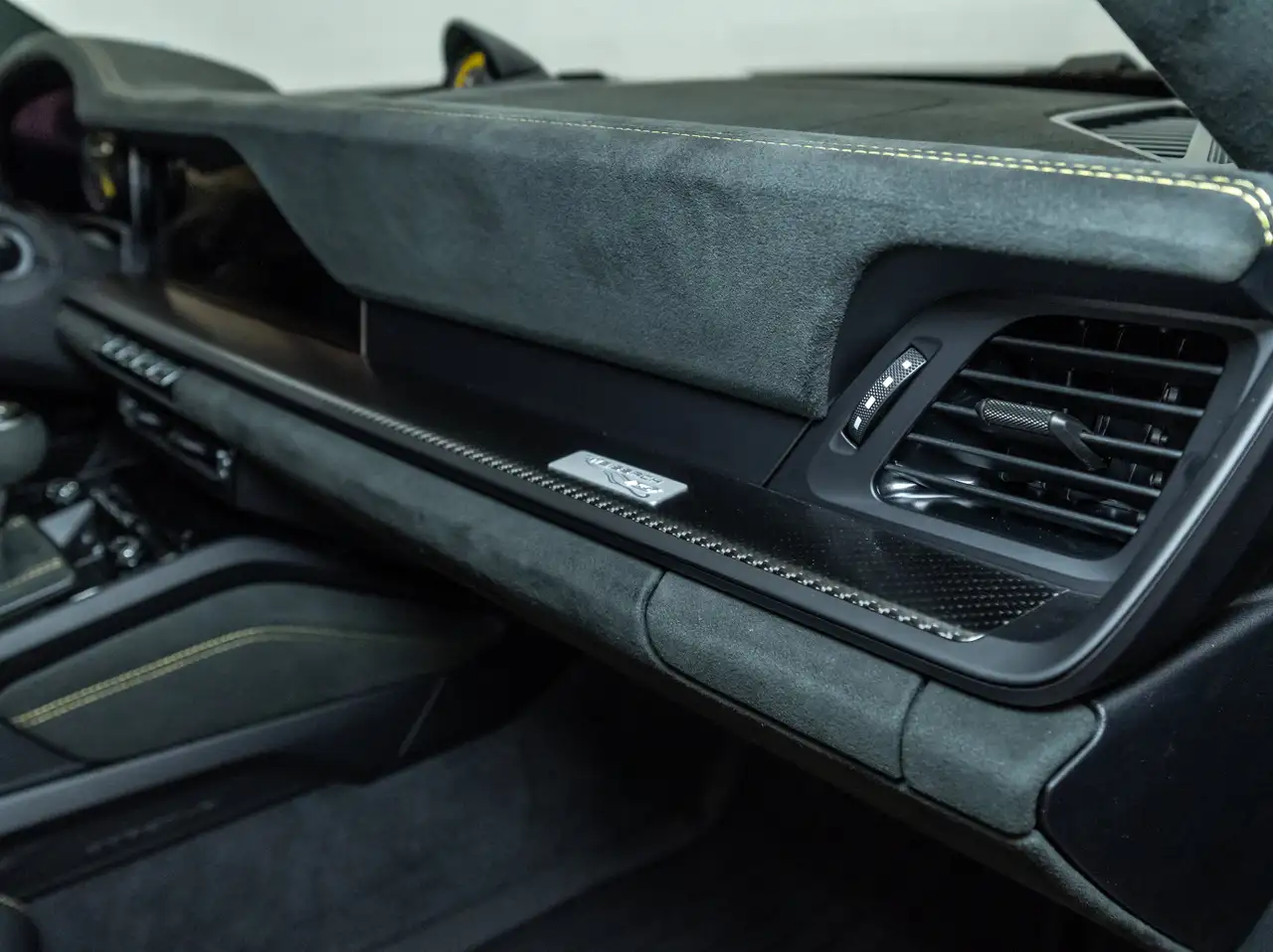Porsche 911 - Image 23