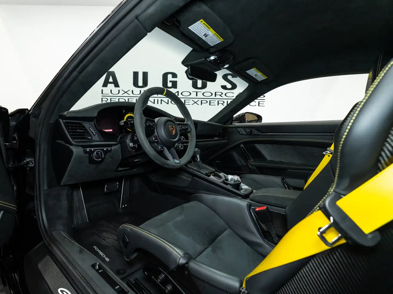Porsche 911 - Image 40
