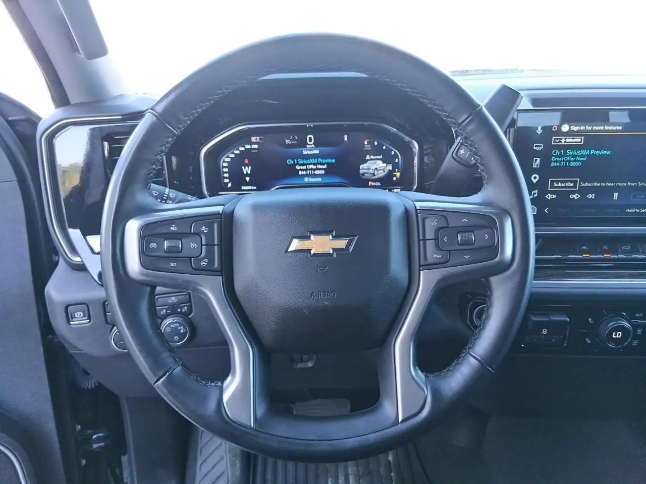 Chevrolet Silverado 1500 - Image 12