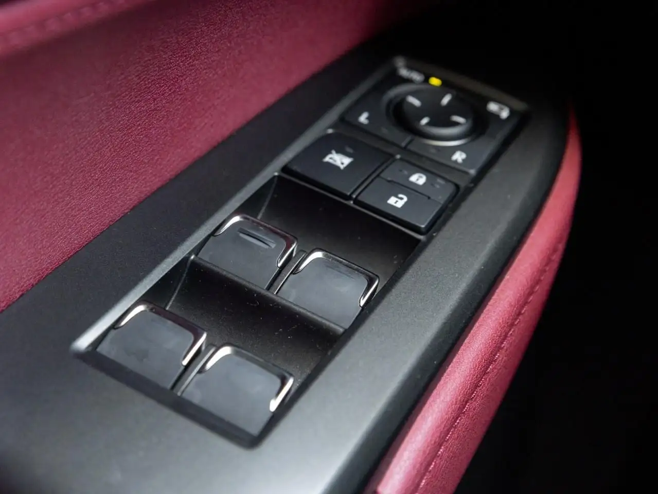 Lexus NX 350 - Image 12