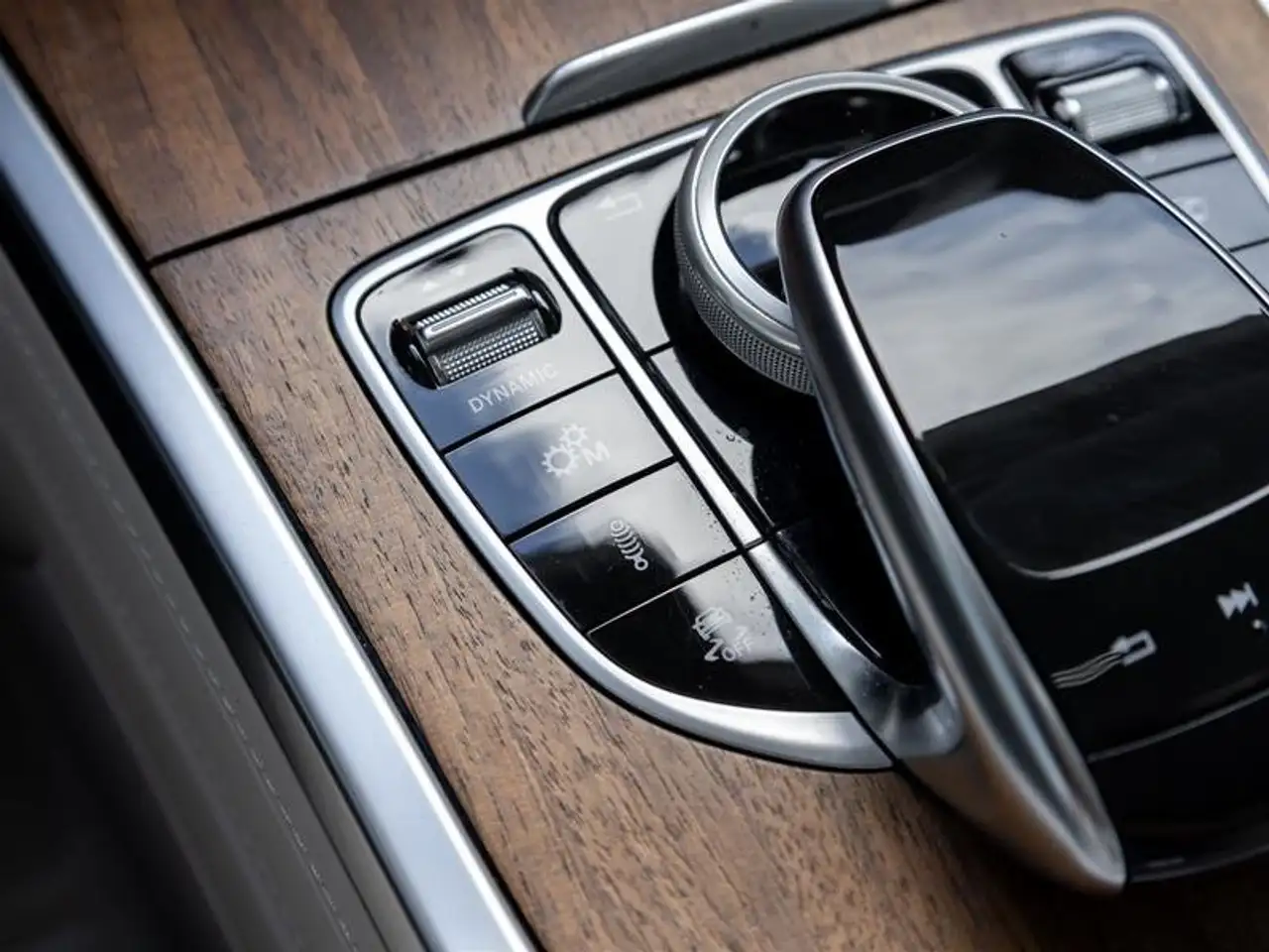Mercedes-Benz G-Class - Image 31
