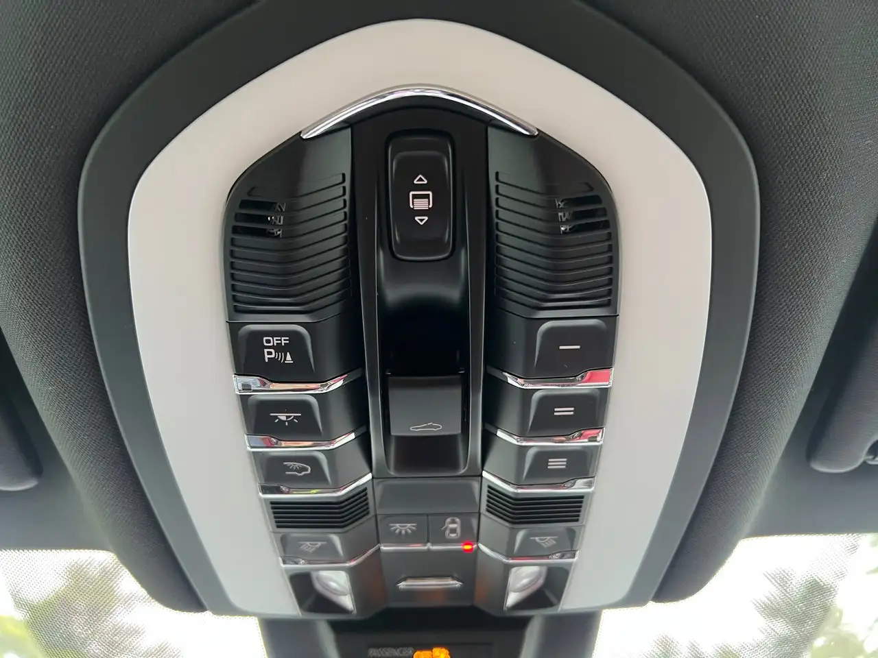 Porsche Macan - Image 35
