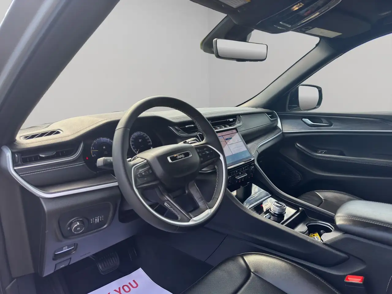 Jeep Grand Cherokee - Image 11
