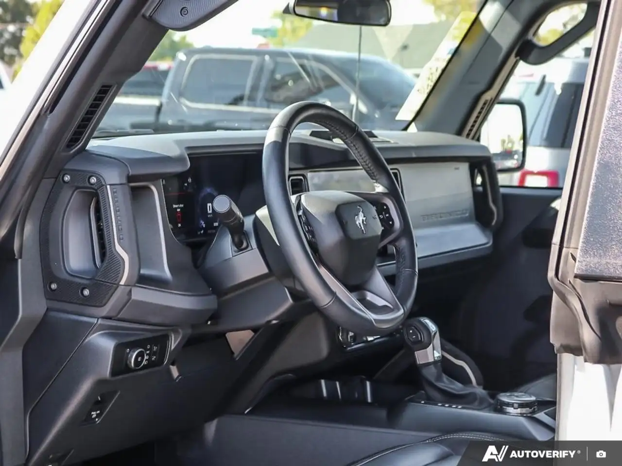Ford Bronco - Image 13