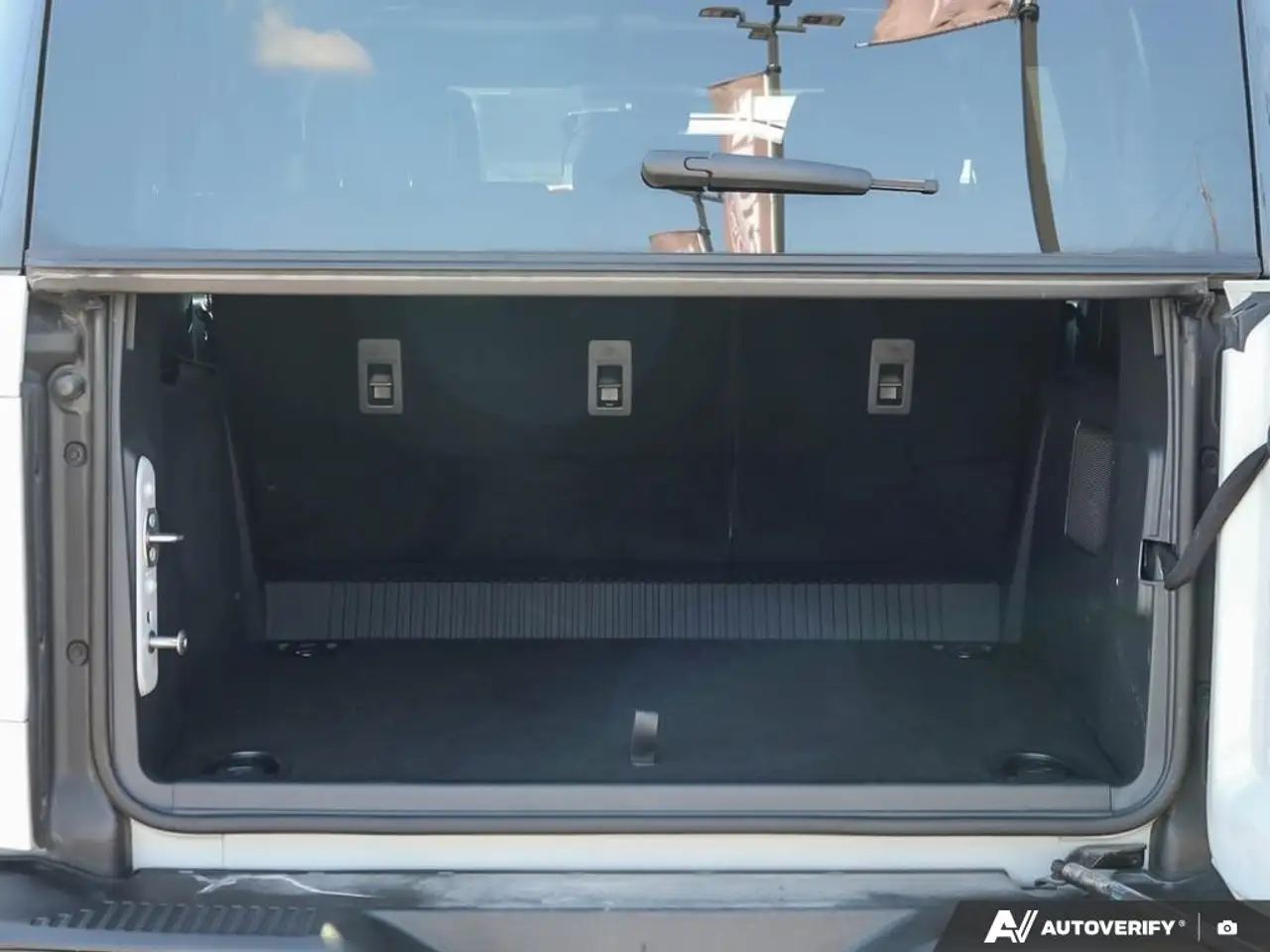 Ford Bronco - Image 11