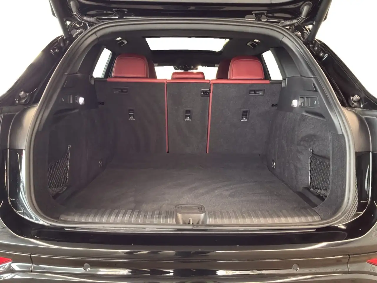 Audi SQ6 e-tron - Image 27