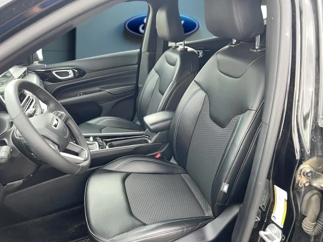 Jeep Compass - Image 13