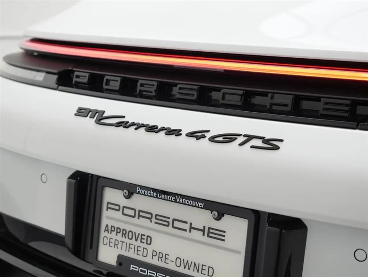 Porsche 911 - Image 12