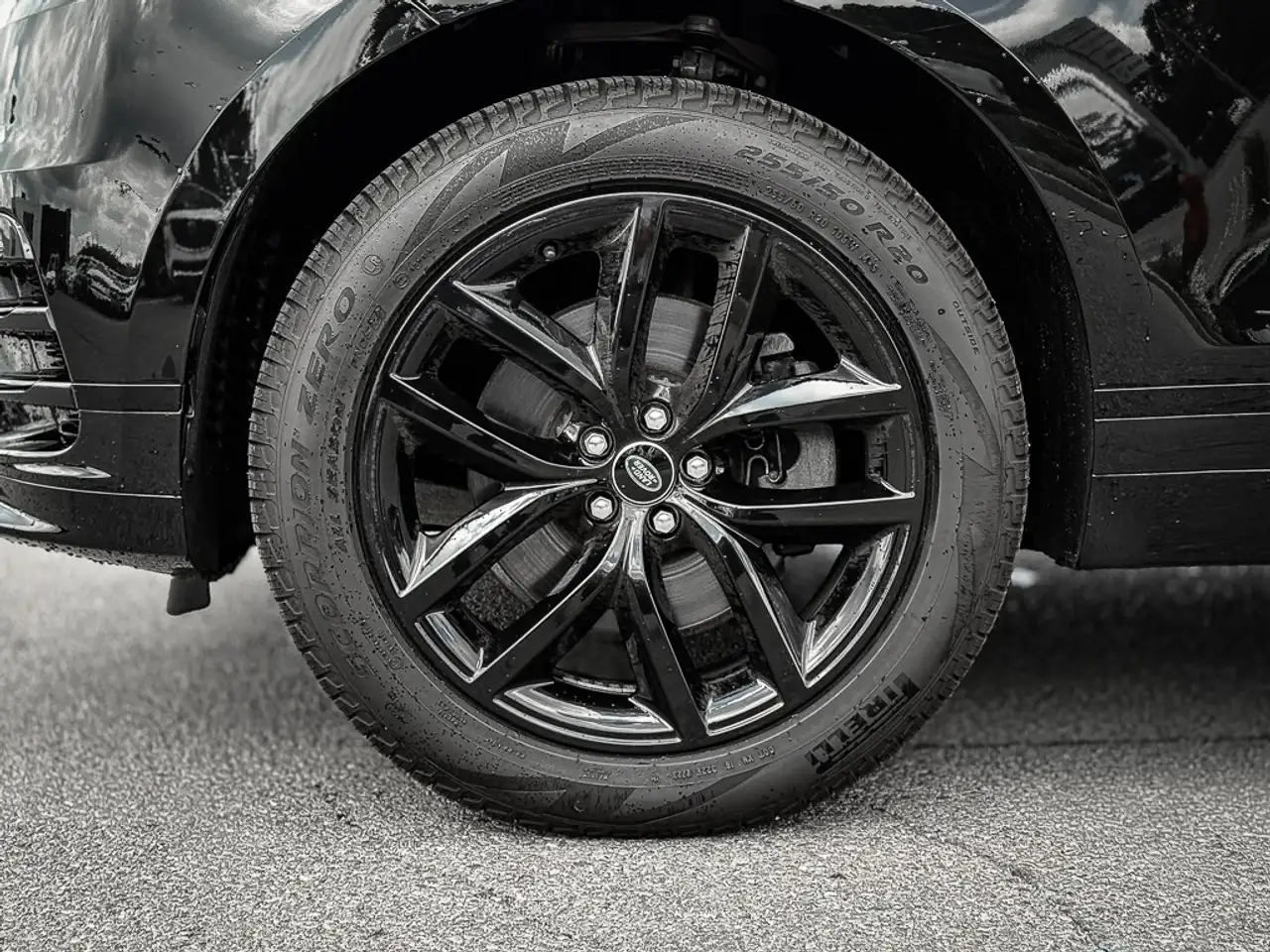 Land Rover Range Rover Velar - Image 9